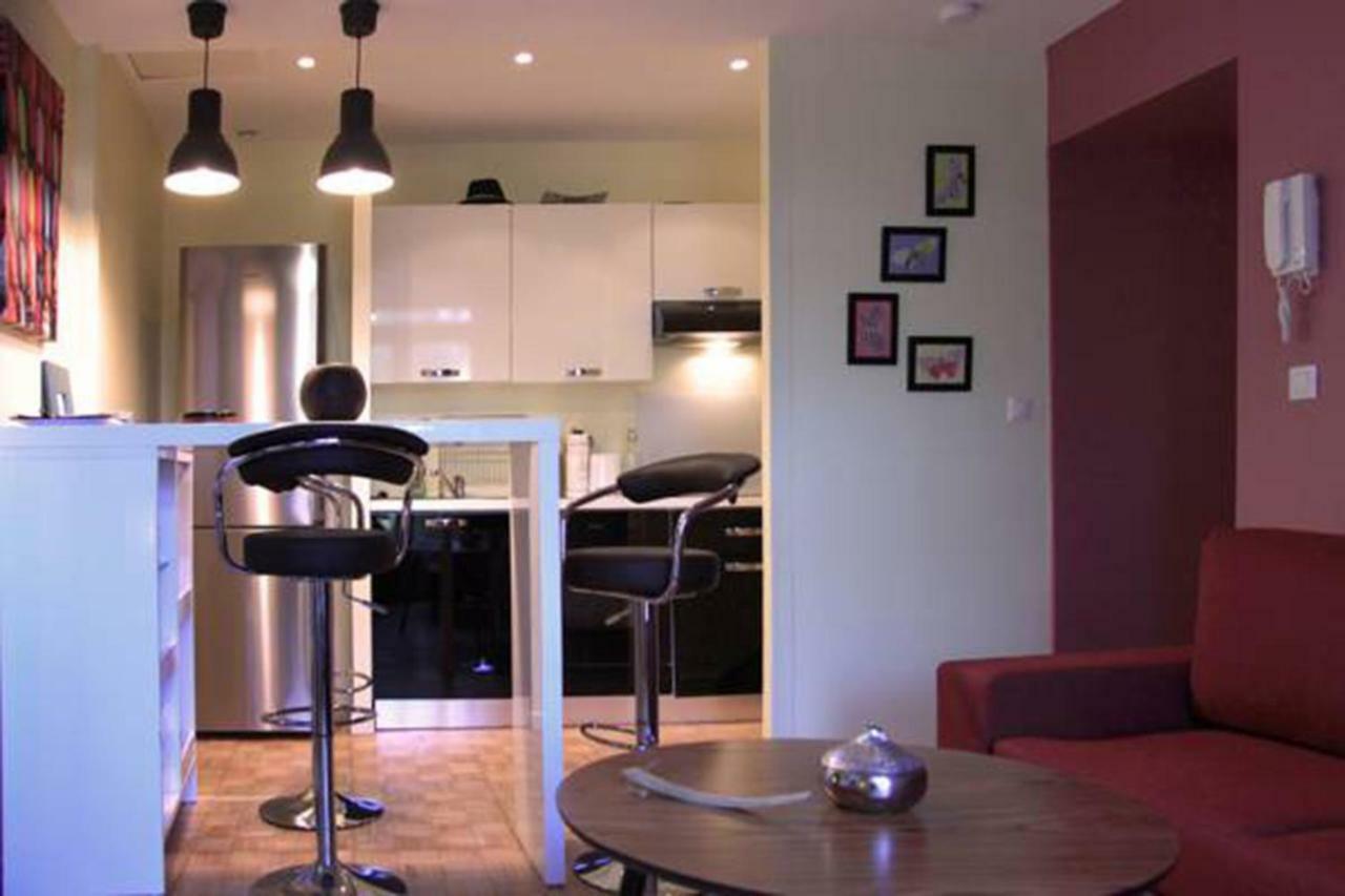 Appartement Le Chateau Merignac  Bagian luar foto